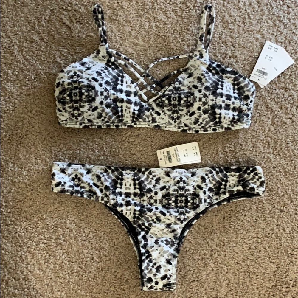 Black/White Hollister tie dye bikini set